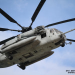 Helicoptero CH53 Super Stallion dos US MArines transporta Fuzileiros Portugueses e US Marines até um objectivo no interior da costa